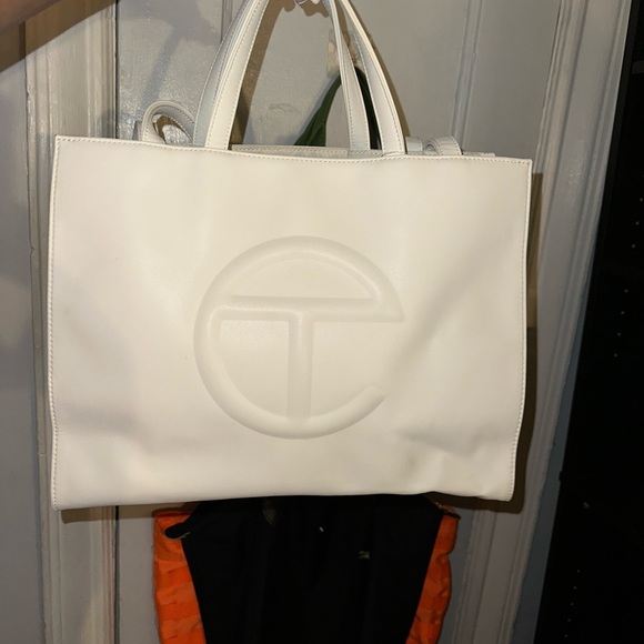 Medium white Telfar shopping bag - Picture 2 of 3